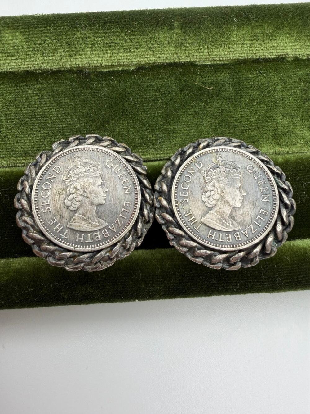 VTG Queen Elizabeth II Regina Earrings Clip On British Europe London